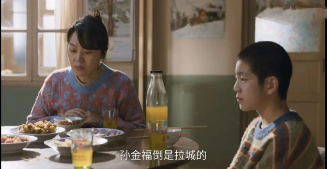 《隐身的名字》中考没答完试卷却考上重点中学?任小名的“幸运”,看哭了无数普通家长 第3张