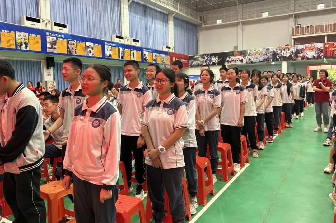 百日砺剑,逐梦中考 | 中山市卓雅学校2026中考百日誓师大会圆满举行 第32张 百日砺剑,逐梦中考 | 中山市卓雅学校2026中考百日誓师大会圆满举行 第32张