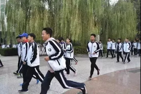 衡中尖子生模考失利给父母打电话痛哭:孩子,目标就在前方,请再坚持一下! 第6张