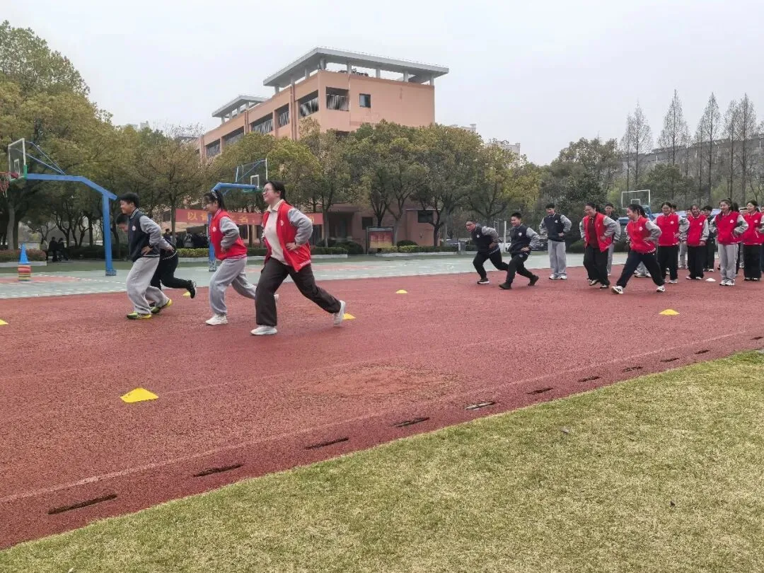 聚焦中考体育 赋能高效课堂|江都区2026届中考体育学科复习教学研讨会在我校举行 第5张