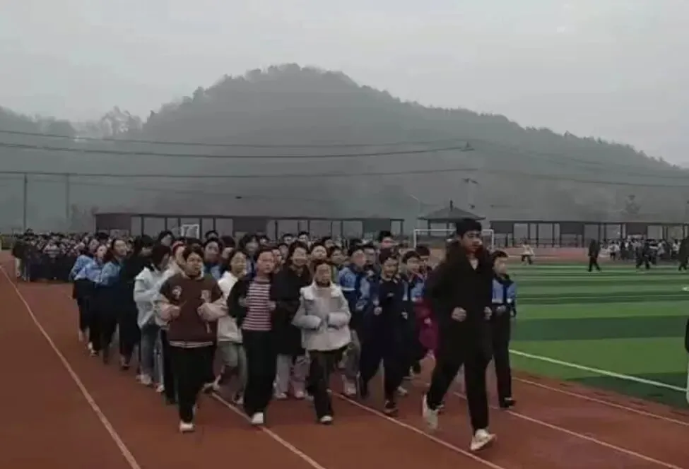 一份试卷,一面镜子——班级小月考后的反思与前行 第1张