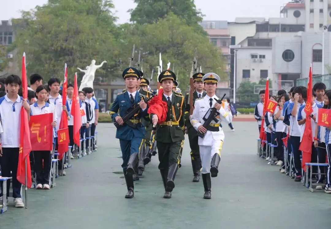 百年梅峰燃壮志 奋楫扬帆战中考|普宁市梅峰中学隆重举行学业奖表彰暨2026年冲刺誓师大会 第7张 百年梅峰燃壮志 奋楫扬帆战中考|普宁市梅峰中学隆重举行学业奖表彰暨2026年冲刺誓师大会 第7张