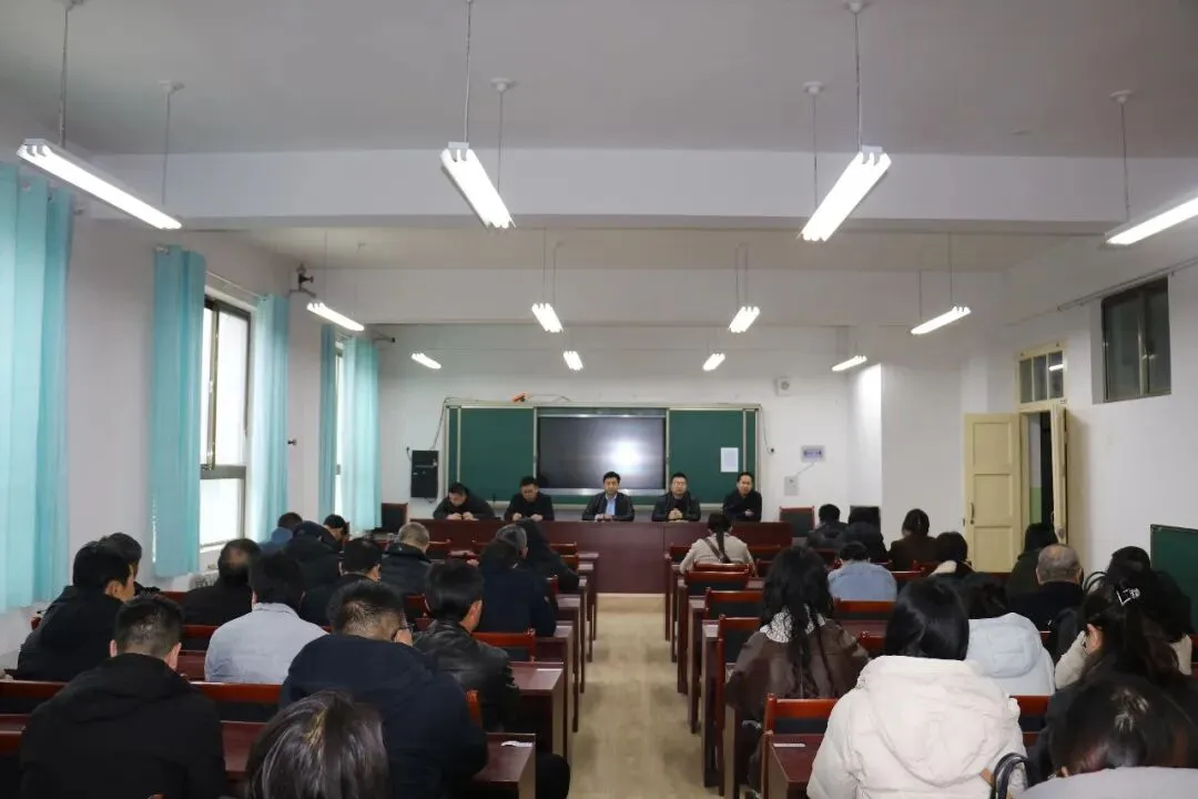 【家校沟通】家校同心启新程 凝心聚力备中考——秦安县刘坪中学召开九年级家长会 第3张