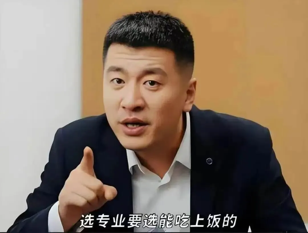 以梦为马,不负韶华——2026年中考“梦想奋斗”类习作深度解析 第5张