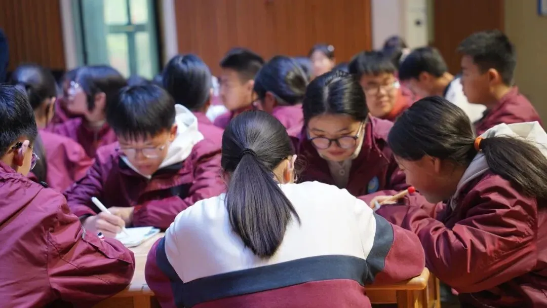 研思共进 聚力中考 | 2026年利川市九年级数学复习教学研讨会在思源圆满举行 第10张 研思共进 聚力中考 | 2026年利川市九年级数学复习教学研讨会在思源圆满举行 第10张