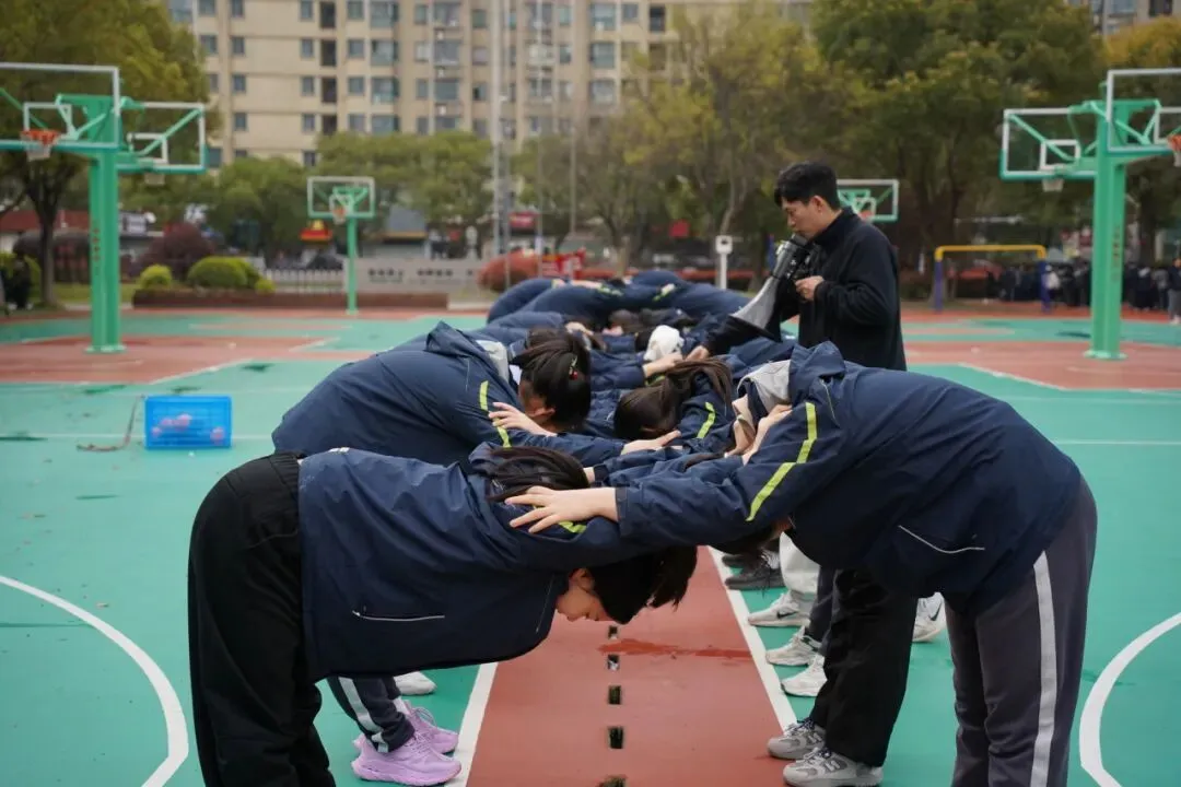 奋战体育中考!拼搏吧,少年! 第8张