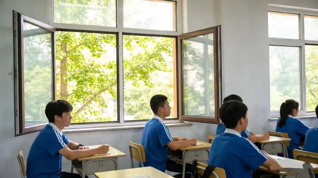 中考志愿填报:到底是选择＂凤尾＂还是＂鸡头＂? 第1张