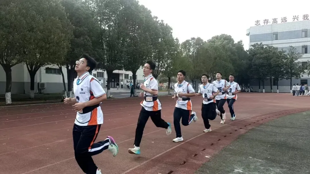 砺体强能迎中考 模拟实战砺锋芒——官庄二中体育中招模拟测试圆满落幕 第16张