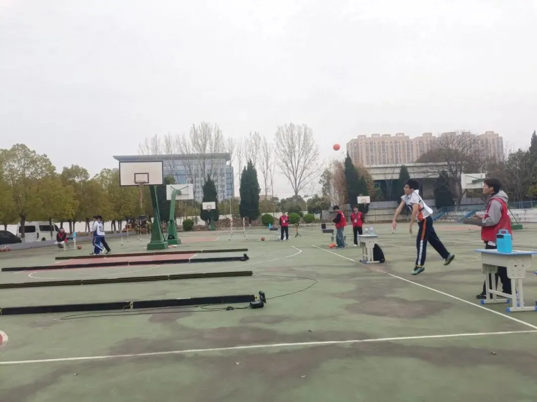 砺体强能迎中考 模拟实战砺锋芒——官庄二中体育中招模拟测试圆满落幕 第20张