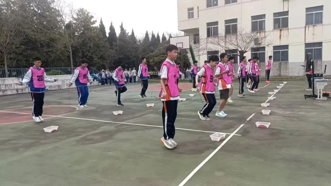 砺体强能迎中考 模拟实战砺锋芒——官庄二中体育中招模拟测试圆满落幕 第22张