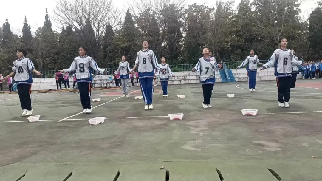 砺体强能迎中考 模拟实战砺锋芒——官庄二中体育中招模拟测试圆满落幕 第23张