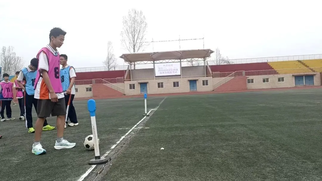砺体强能迎中考 模拟实战砺锋芒——官庄二中体育中招模拟测试圆满落幕 第32张