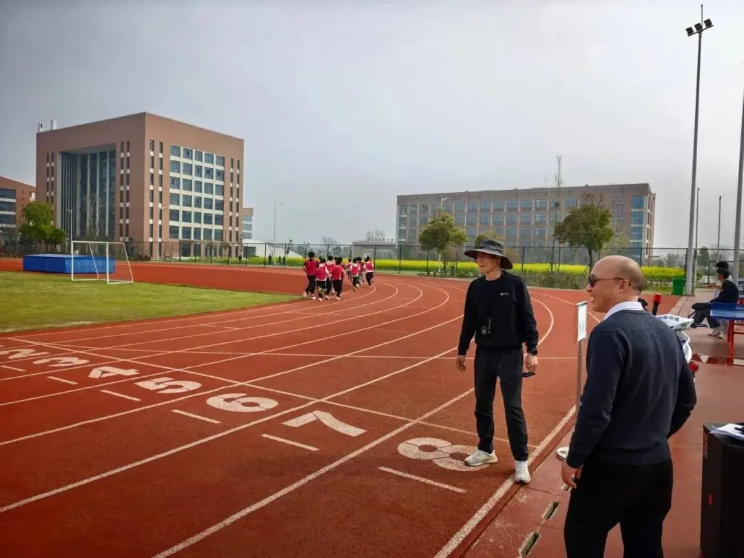 实战模拟砺锋芒 全力以赴备中考——庐阳中学临泉分校开展中考长跑模拟测试 第12张