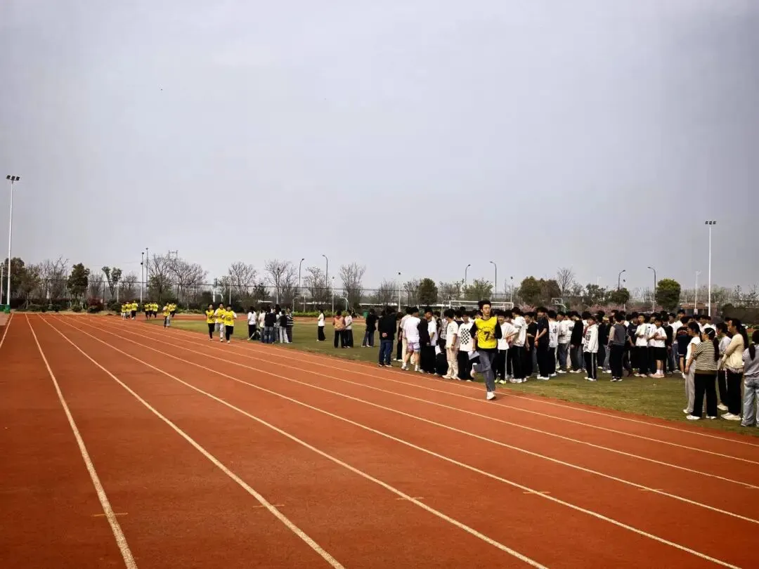实战模拟砺锋芒 全力以赴备中考——庐阳中学临泉分校开展中考长跑模拟测试 第14张