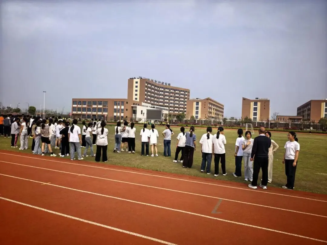 实战模拟砺锋芒 全力以赴备中考——庐阳中学临泉分校开展中考长跑模拟测试 第17张