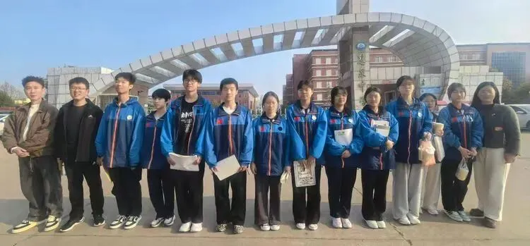 【研学汲智促成长,凝心聚力备中考】——平桥新星学校九年级师生赴光山慧泉中学学习纪实 第1张