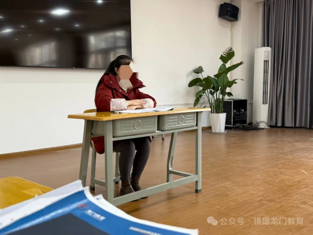 省考成绩可查!免费领面试真题,预约面试课程立减1000元! 第23张