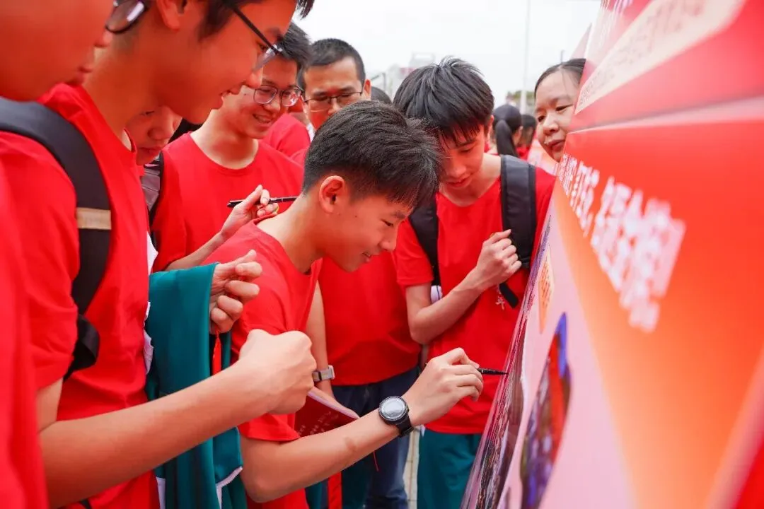 中考誓师大会 | 擎旗百日开气象 乘势凌云跃顶峰 第37张