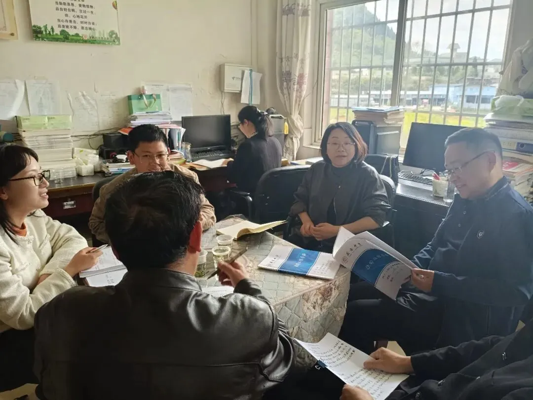 校际交流促备考 同心聚力迎中考——关索中学与德艺学校开展备考策略研讨活动 第11张