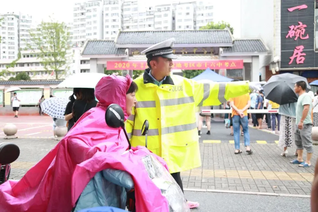 中考进行时~安徽交警持续护航 第15张