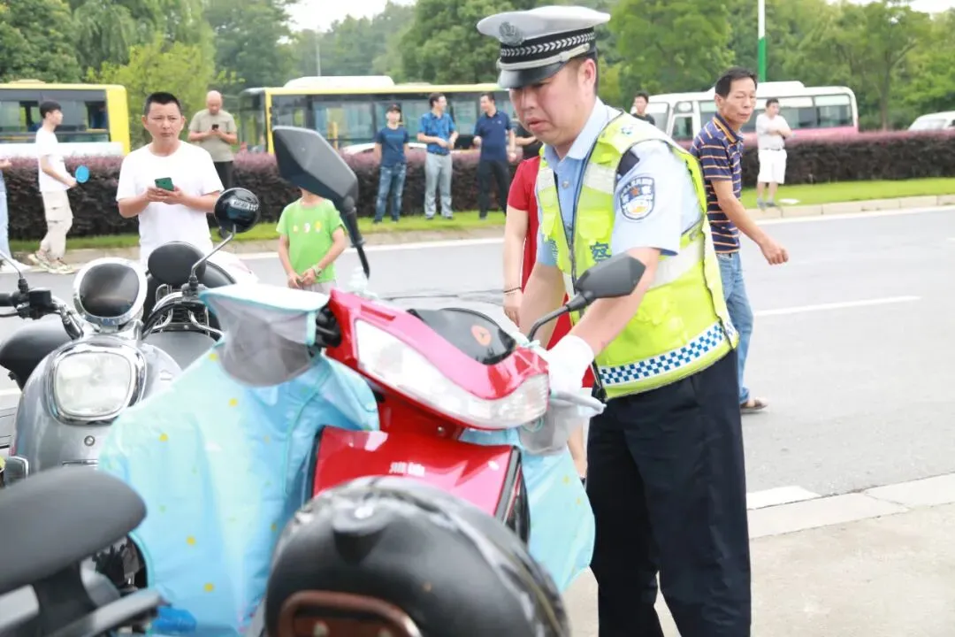 中考进行时~安徽交警持续护航 第16张