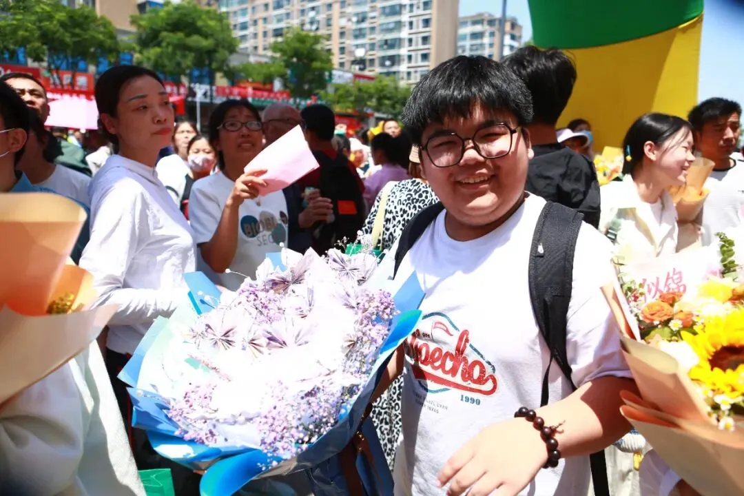 【2024中考】青衿致远 沐光而行 第187张