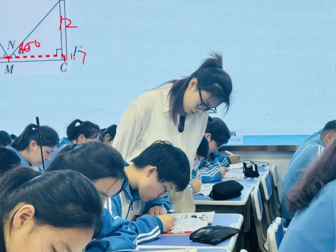 数海无涯,研途有光,共赴中考之约--伊宁县2026年初中数学中考复习教学研讨活动 第11张