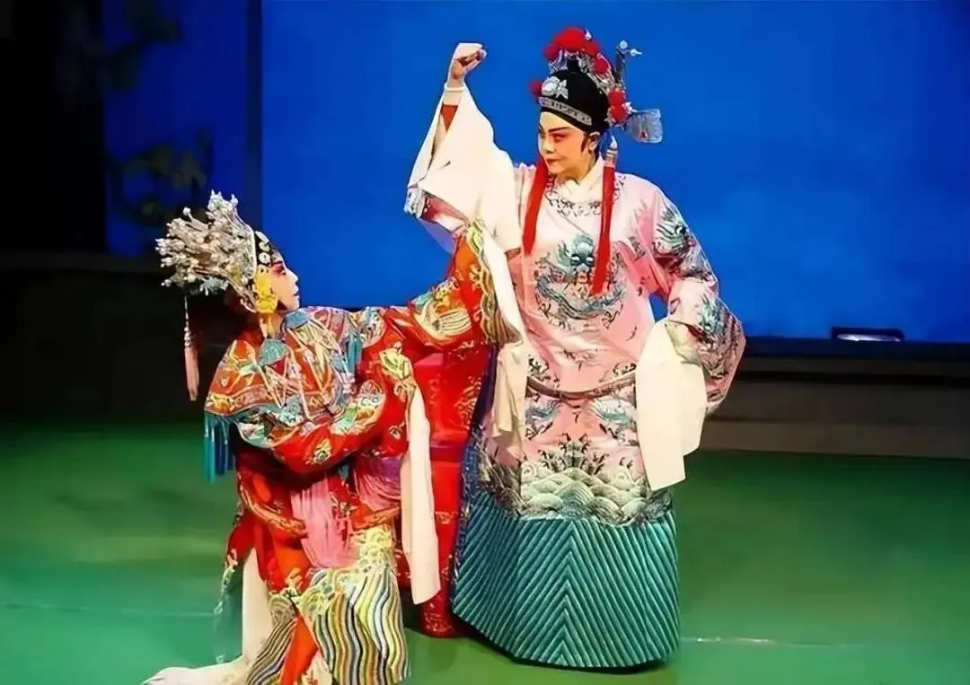 助力中考|阅卷老师一眼惊艳的文化哲思文,你的家乡,就是独一份满分素材库 第13张