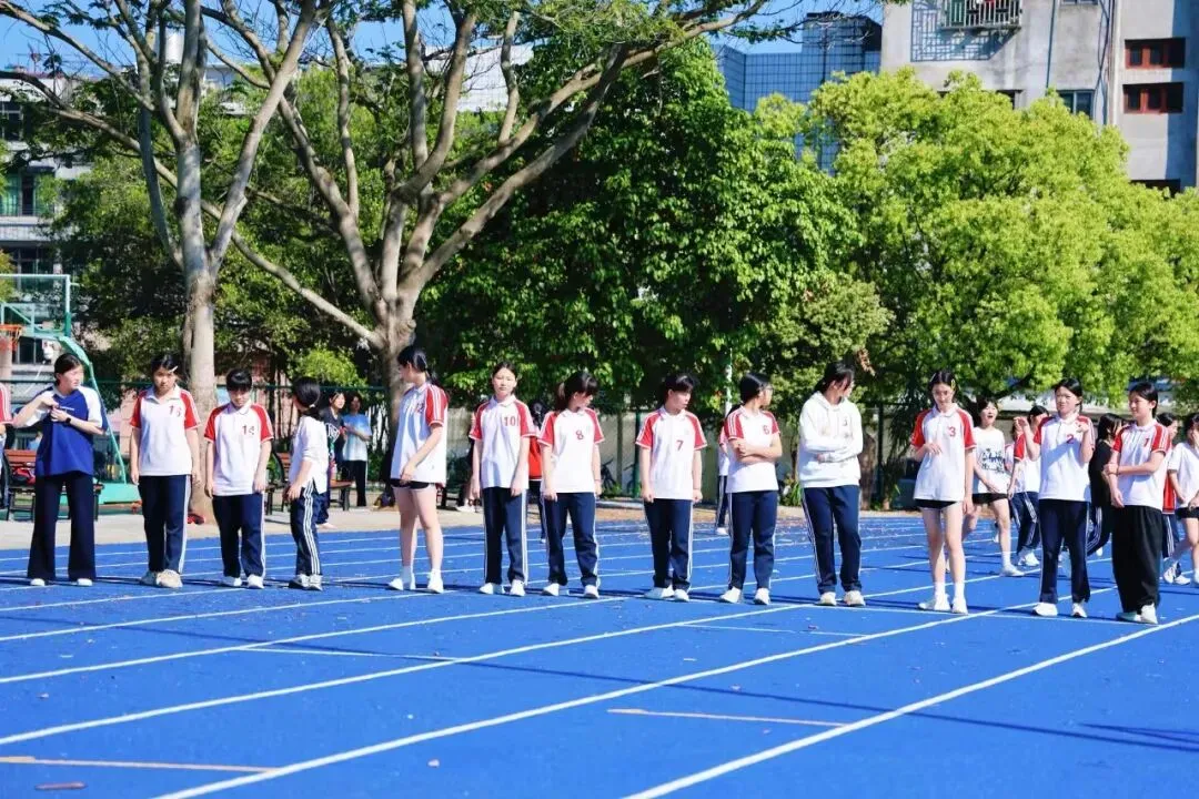 以考促练砺锋芒 蓄力冲刺迎中考——大义中学顺利开展体育中考模拟考活动 第5张