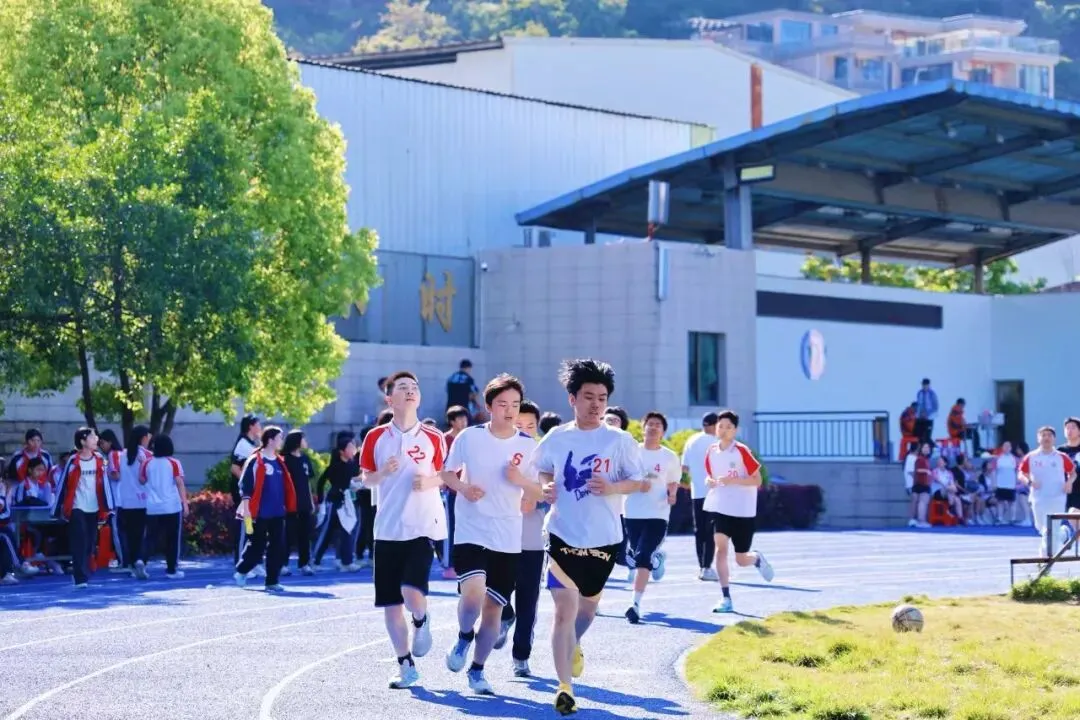 以考促练砺锋芒 蓄力冲刺迎中考——大义中学顺利开展体育中考模拟考活动 第6张