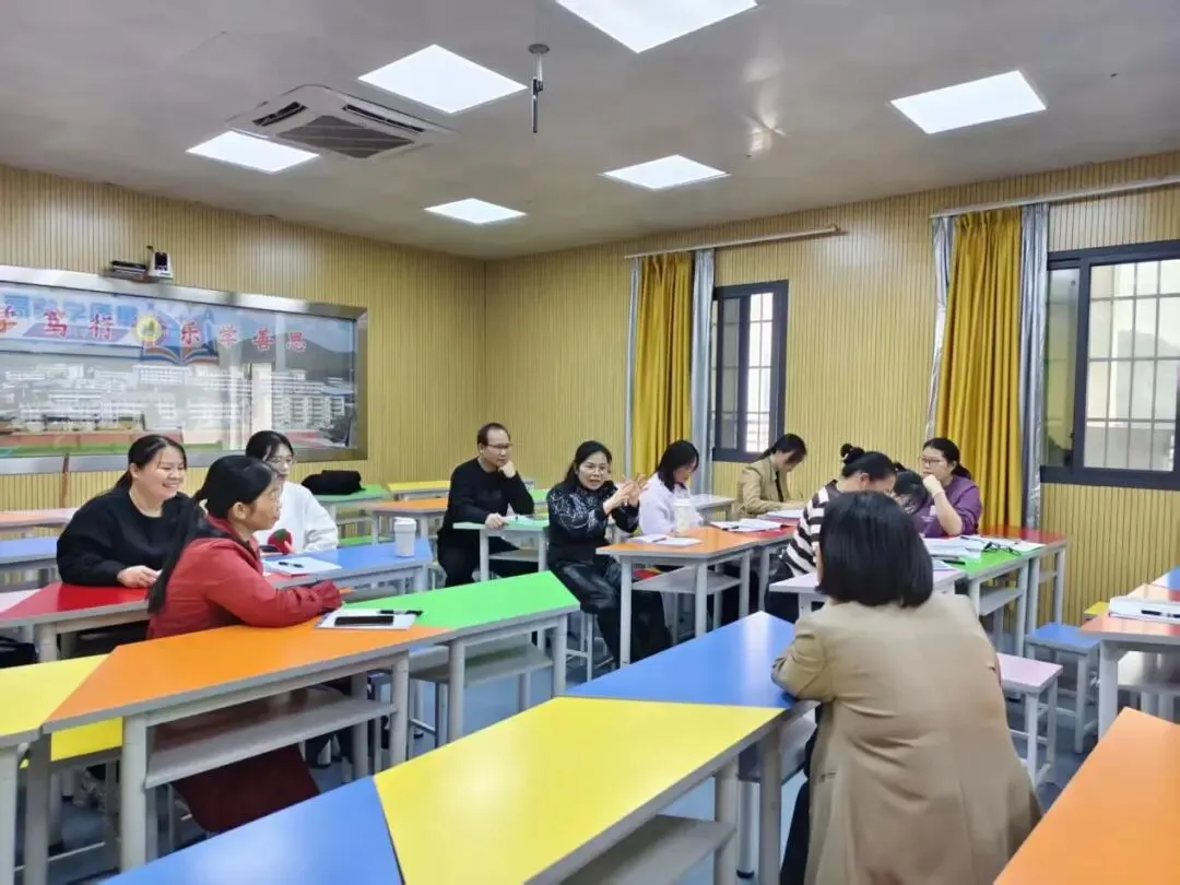 从中考答卷看课堂改进——莫谊艳老师集体备课研讨 第4张