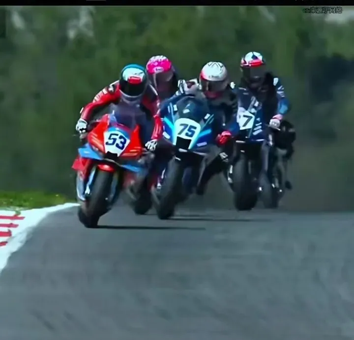 张雪的逆袭人生给我上了一课:别用试卷,否定孩子一生的可能 第2张