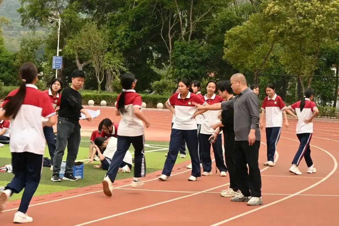 青春逐风,冲刺中考! 初三学子全力备战体育跑步项目 第17张