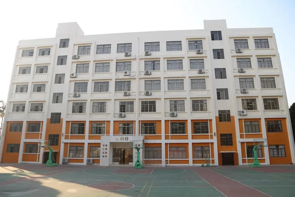 中考成绩不理想?广西工商学校(新能源汽车运用与维修)给你升学新出路! 第12张