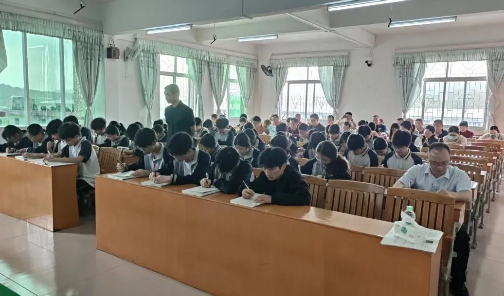 精研备考明方向 聚力赋能助中考—— 平远县 2026 年物理中考备考研讨会在石正中学圆满举行 第14张
