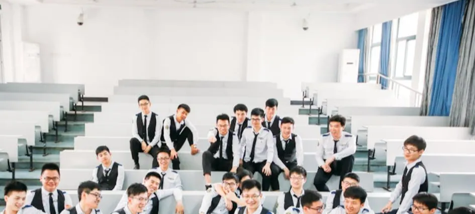 当同龄人还在为中考、高考焦虑时,有一群少年已经将目光投向了更远的天空——他们就是怀揣“蓝天梦的青少年们” 第8张