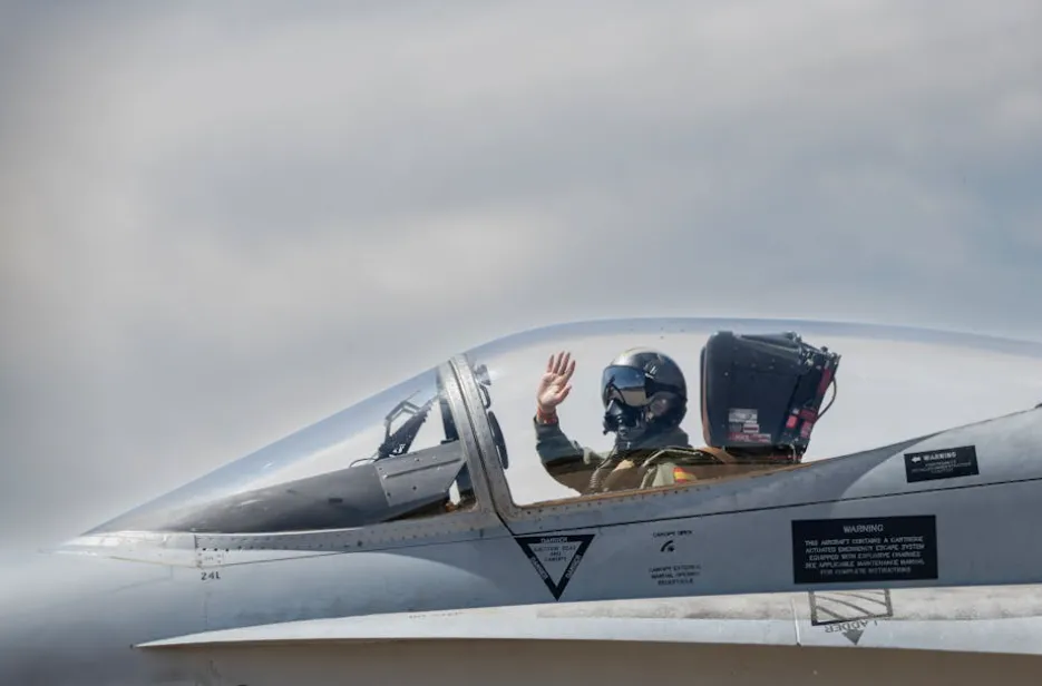 当同龄人还在为中考、高考焦虑时,有一群少年已经将目光投向了更远的天空——他们就是怀揣“蓝天梦的青少年们” 第13张