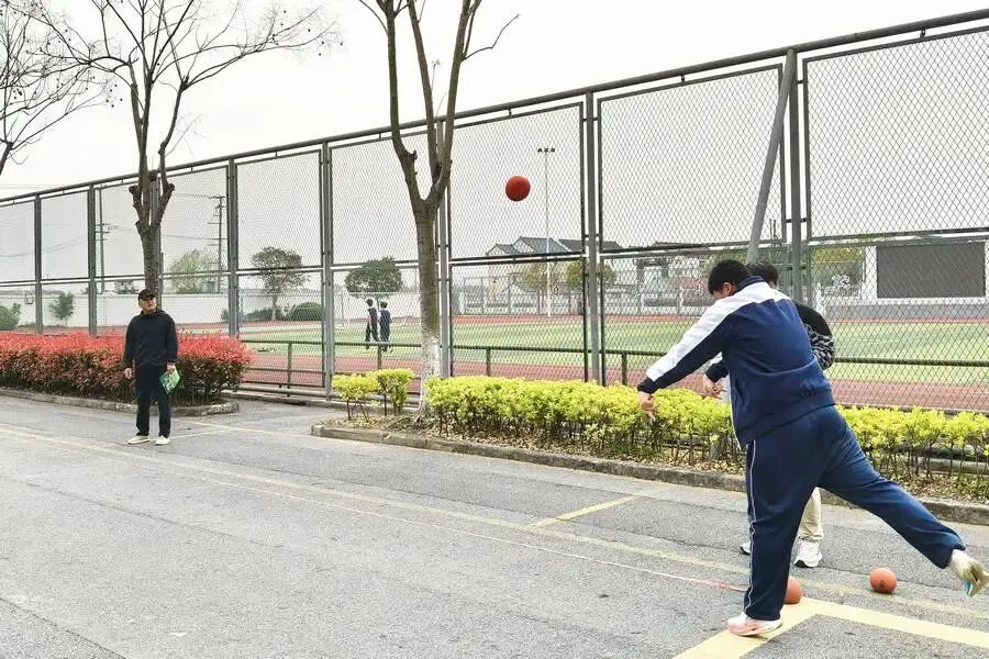 【德育天地】体育中考实战练,拼搏冲刺正当时 ——吕巷学校初三体育模拟考顺利举行 第16张