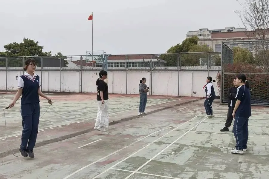 【德育天地】体育中考实战练,拼搏冲刺正当时 ——吕巷学校初三体育模拟考顺利举行 第23张