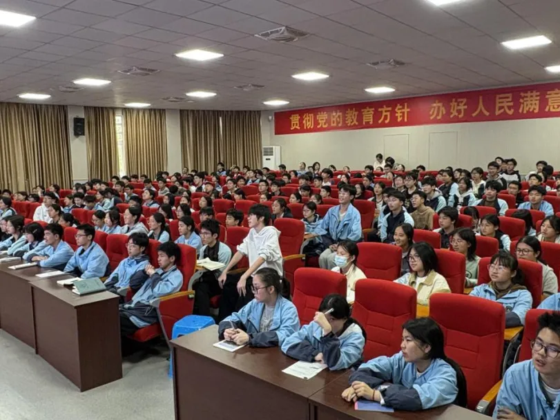 【义润研修】作文备考明方向 妙笔生花迎中考 —— 义蓬中学开展九年级作文专题辅导讲座 第8张