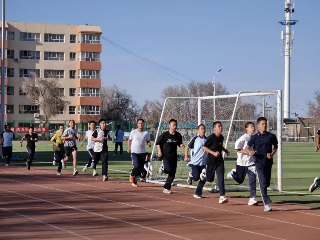 以赛促练砺锋芒 逐梦体育向中考 第5张