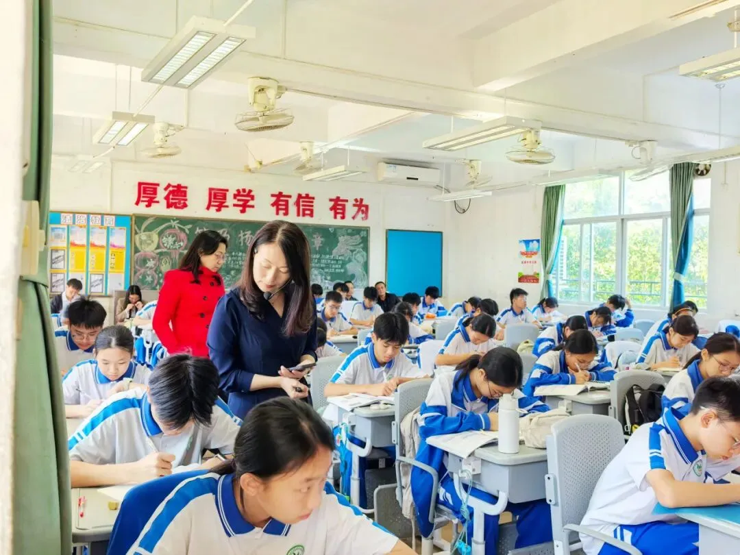 优化中考复习备考策略,推动教育优质均衡发展——白云区教育研究院初中部到广师大实中综合调研活动 第8张 优化中考复习备考策略,推动教育优质均衡发展——白云区教育研究院初中部到广师大实中综合调研活动 第8张