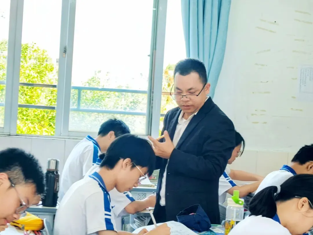 优化中考复习备考策略,推动教育优质均衡发展——白云区教育研究院初中部到广师大实中综合调研活动 第9张 优化中考复习备考策略,推动教育优质均衡发展——白云区教育研究院初中部到广师大实中综合调研活动 第9张