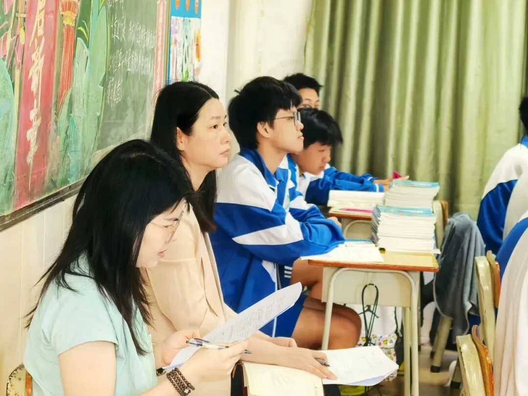 优化中考复习备考策略,推动教育优质均衡发展——白云区教育研究院初中部到广师大实中综合调研活动 第17张 优化中考复习备考策略,推动教育优质均衡发展——白云区教育研究院初中部到广师大实中综合调研活动 第17张