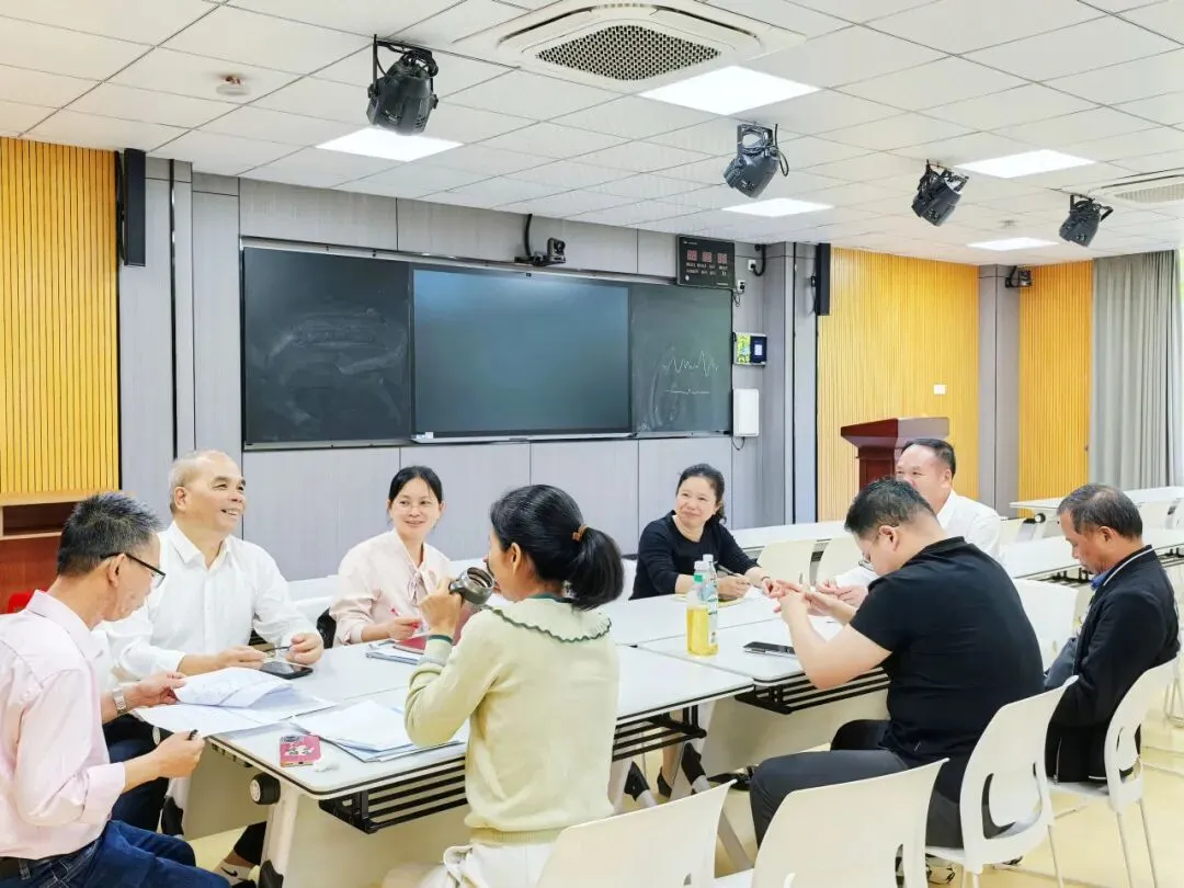 优化中考复习备考策略,推动教育优质均衡发展——白云区教育研究院初中部到广师大实中综合调研活动 第32张 优化中考复习备考策略,推动教育优质均衡发展——白云区教育研究院初中部到广师大实中综合调研活动 第32张