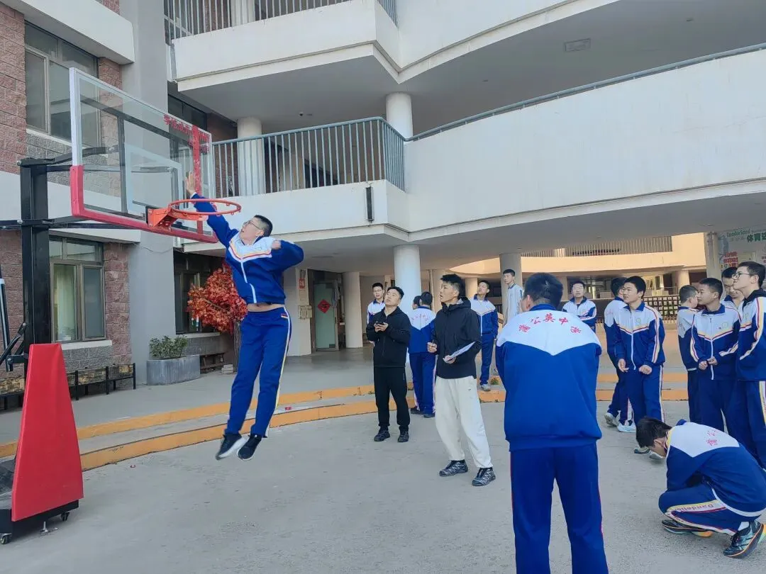 高效模拟筑根基 奋勇拼搏迎中考——九年级体育中考模拟测试圆满完成 第2张