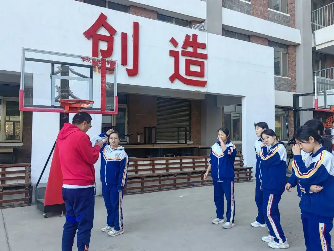 高效模拟筑根基 奋勇拼搏迎中考——九年级体育中考模拟测试圆满完成 第5张