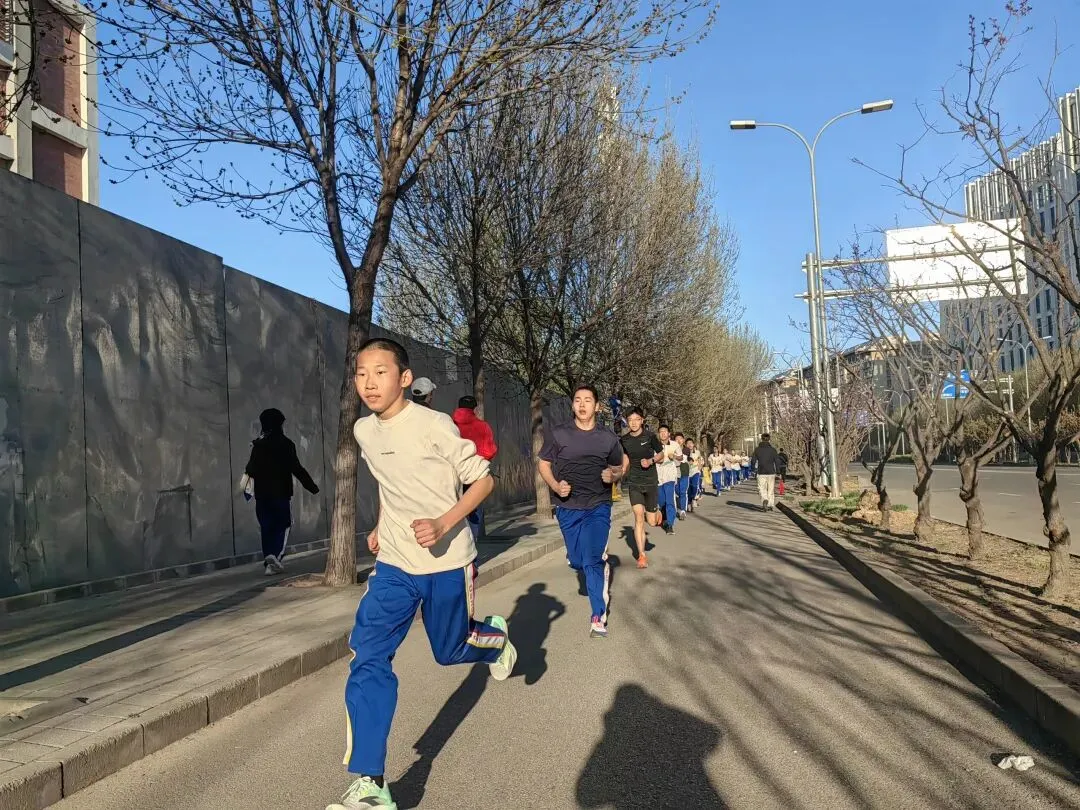 高效模拟筑根基 奋勇拼搏迎中考——九年级体育中考模拟测试圆满完成 第6张