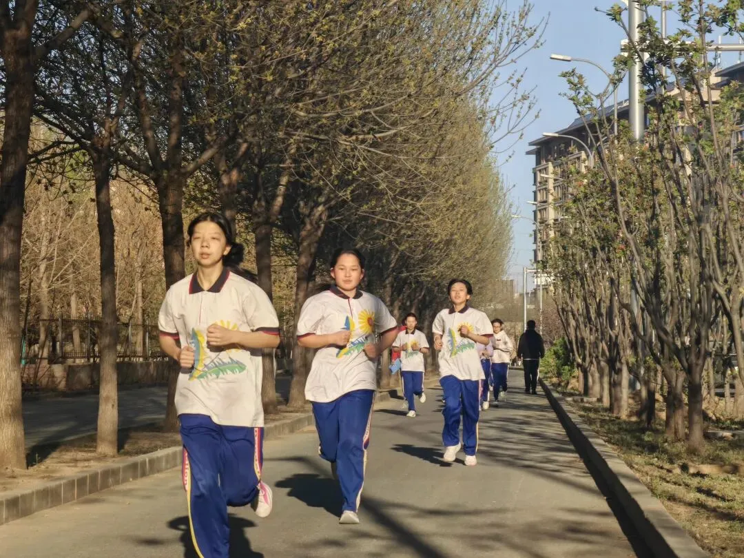 高效模拟筑根基 奋勇拼搏迎中考——九年级体育中考模拟测试圆满完成 第7张