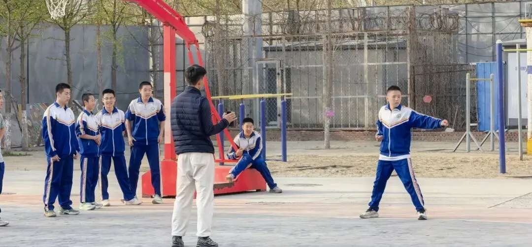 高效模拟筑根基 奋勇拼搏迎中考——九年级体育中考模拟测试圆满完成 第8张